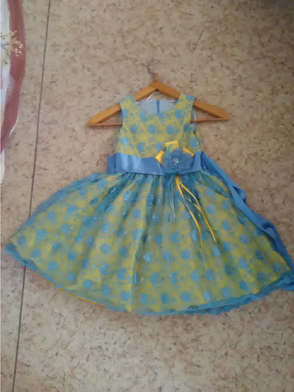 платье на выпускной в садик. платье на выпускной в садик.