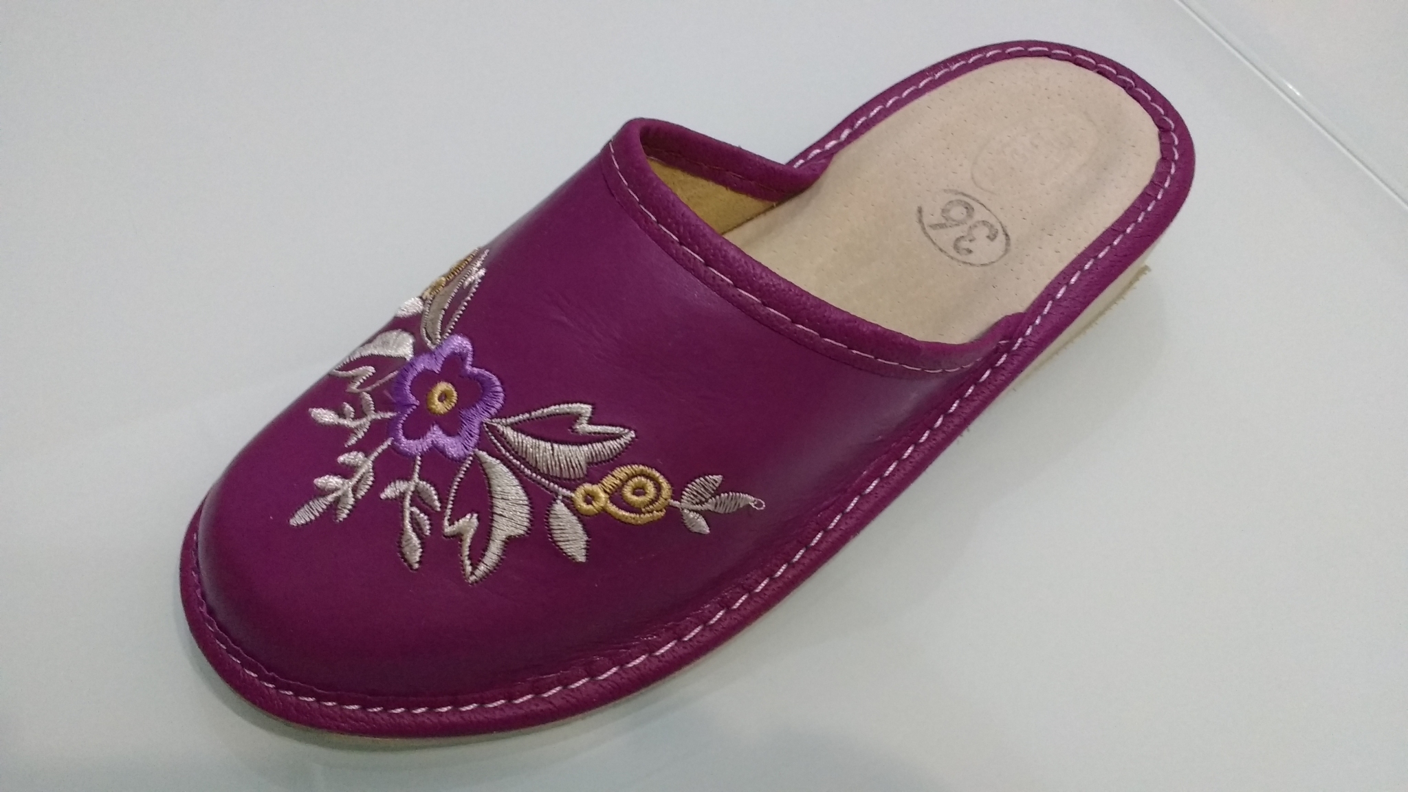 Красивые и комфортные тапочки из натуральных материалов. Стельки с анатомическим профилем обеспечат отдых Вашим ножкам! Без рядов! Выкуп 18. Много новинок + любимые модельки в новых расцветках! Красивые и комфортные тапочки из натуральных материалов. Стельки с анатомическим профилем обеспечат отдых Вашим ножкам! Без рядов! Выкуп 18. Много новинок + любимые модельки в новых расцветках!