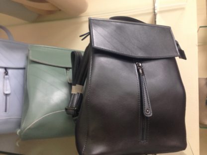 В наличии самая популярная модель рюкзака-трансформера! В черном цвете! Остался последний! В наличии самая популярная модель рюкзака-трансформера! В черном цвете! Остался последний!