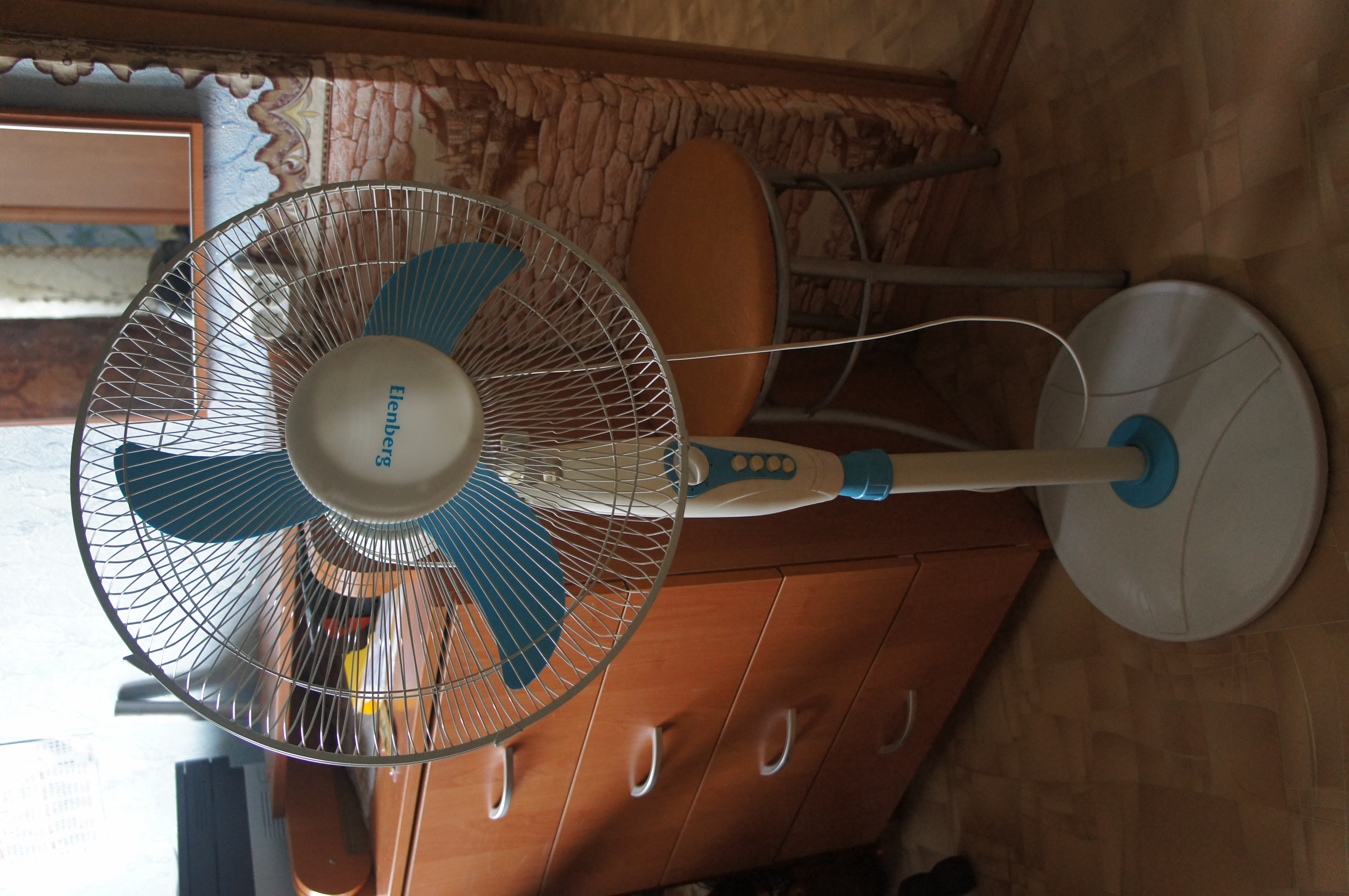 Продается напольный вентилятор. Рабочий. Ц.Сормово. 1000р Продается напольный вентилятор. Рабочий. Ц.Сормово. 1000р