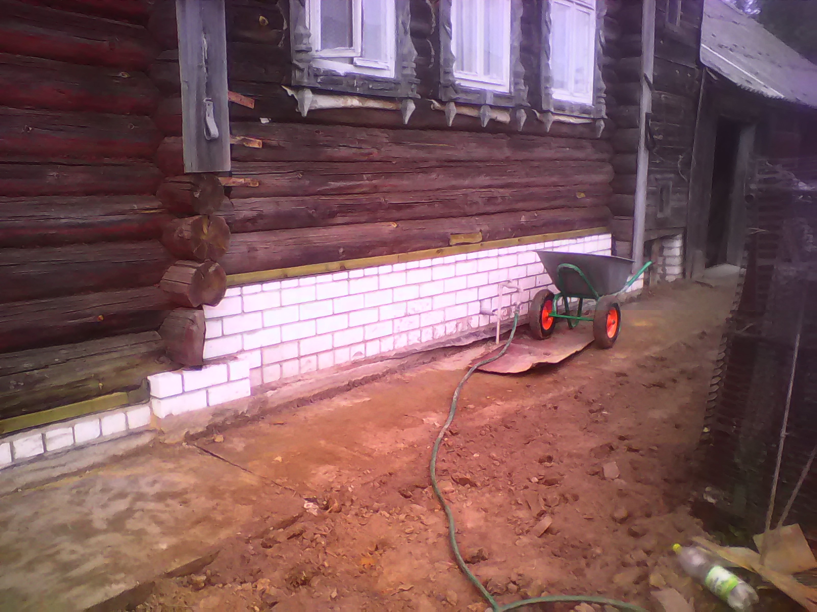 Поднимем дом - заменим венцы на цоколь, фундамент лента. Ремонт домов. Поднимем дом - заменим венцы на цоколь, фундамент лента. Ремонт домов.