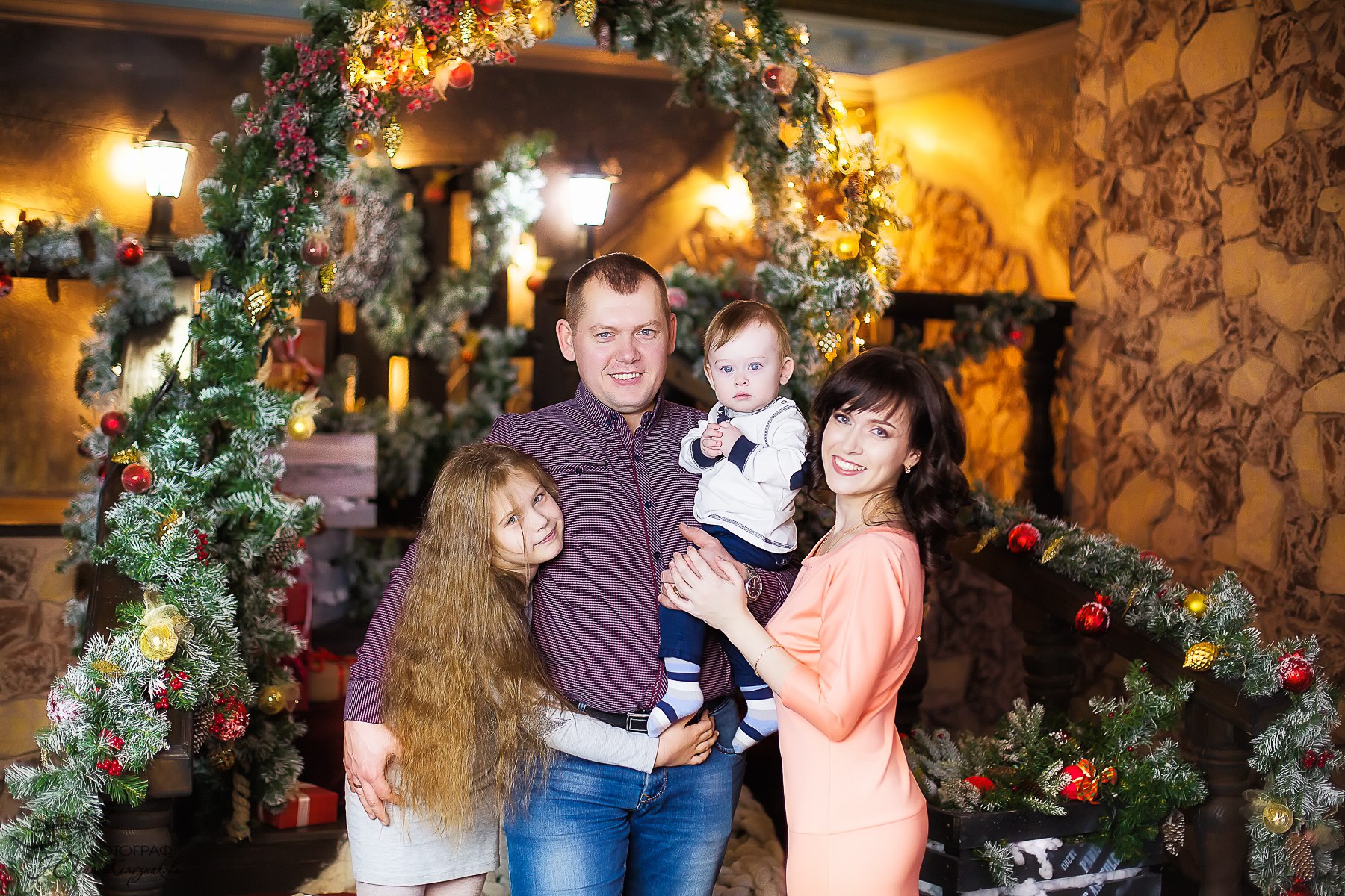 Активна запись на новогодние фотосессии! 2000!! Активна запись на новогодние фотосессии! 2000!!