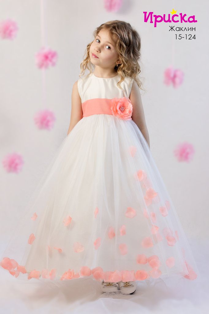 В пристрое платье праздничное для девочки р. 128 В пристрое платье праздничное для девочки р. 128