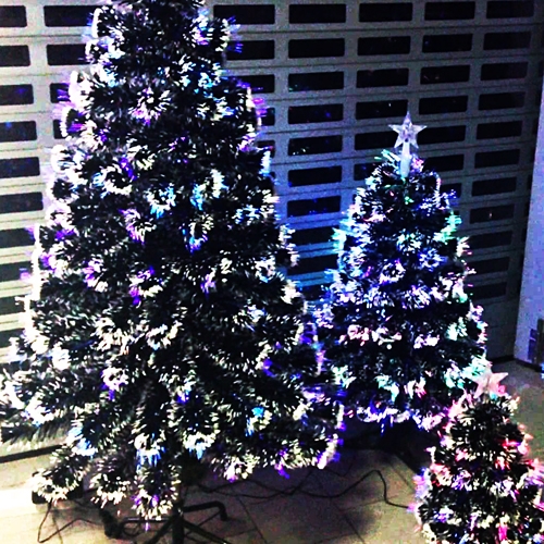 Новогодние аксессуары и подарки от 10руб. Елки. Гирлянды. Разноцветная вращающаяся лампа led. Приглашаю. ЧП-9 Новогодние аксессуары и подарки от 10руб. Елки. Гирлянды. Разноцветная вращающаяся лампа led. Приглашаю. ЧП-9