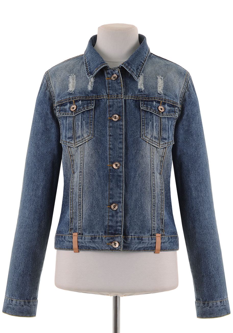 Джинсовая куртка уже на протяжении нескольких десятилетий на пике популярности среди модниц всех возрастов! Эта уникальная вещь никогда не выйдет из моды! Джинсовая куртка уже на протяжении нескольких десятилетий на пике популярности среди модниц всех возрастов! Эта уникальная вещь никогда не выйдет из моды!