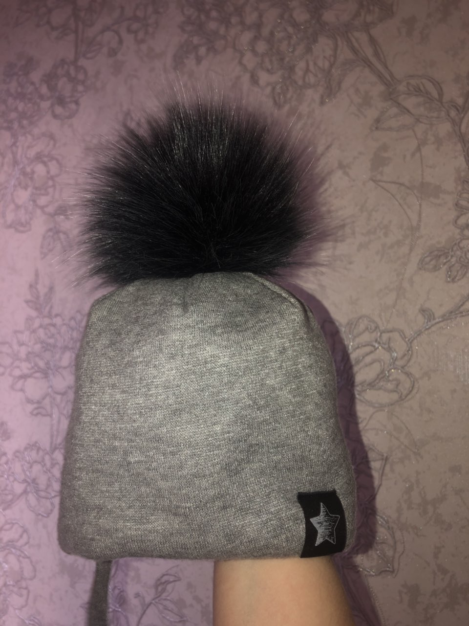 Классная теплая шапка унисекс с большим помпоном. 50-54 Классная теплая шапка унисекс с большим помпоном. 50-54