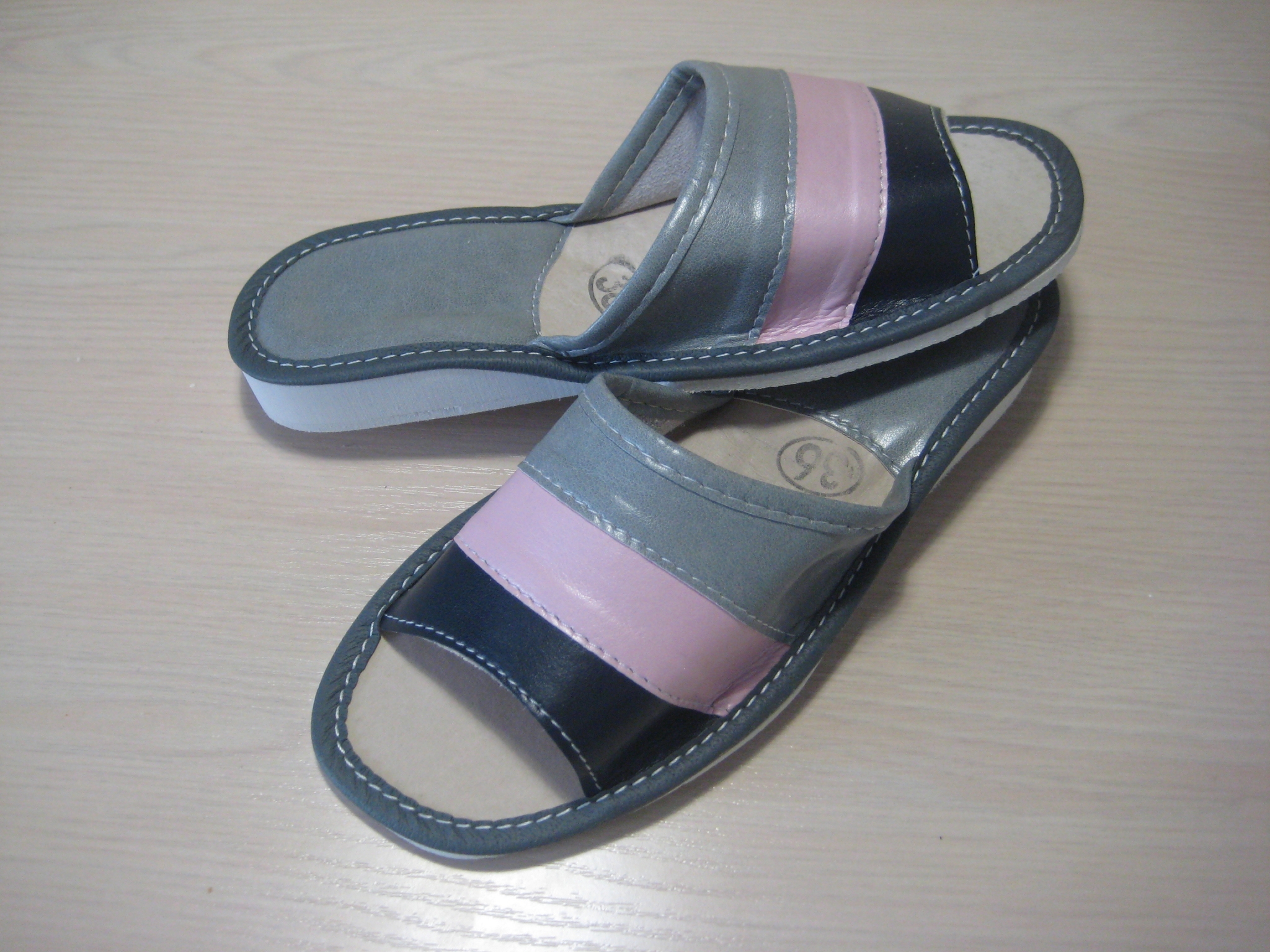 Красивые и комфортные тапочки из натуральных материалов. Стельки с анатомическим профилем обеспечат отдых Вашим ножкам! Без рядов! Выкуп 22. Много новинок + любимые модельки в новых расцветках! Красивые и комфортные тапочки из натуральных материалов. Стельки с анатомическим профилем обеспечат отдых Вашим ножкам! Без рядов! Выкуп 22. Много новинок + любимые модельки в новых расцветках!