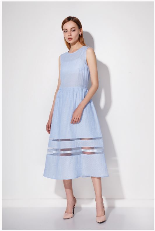 Новинка! Невероятное, милое платье А-силуэта, выполнено из 100% хлопка. Округлый вырез горловины, на спинке люверсы с завязками. Без рукавов и подкладки. Длина по спинке 121 см. Новинка! Невероятное, милое платье А-силуэта, выполнено из 100% хлопка. Округлый вырез горловины, на спинке люверсы с завязками. Без рукавов и подкладки. Длина по спинке 121 см.