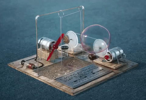 Маленький, но гордый завод по производству мыльных пузырей Маленький, но гордый завод по производству мыльных пузырей