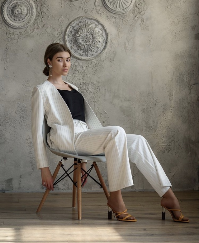 Каждая девушка имеет право собрать за лето тысячи восхищенных взглядов и предложений познакомиться! Влюбите в себя мир в нарядах от ЕМКА Каждая девушка имеет право собрать за лето тысячи восхищенных взглядов и предложений познакомиться! Влюбите в себя мир в нарядах от ЕМКА