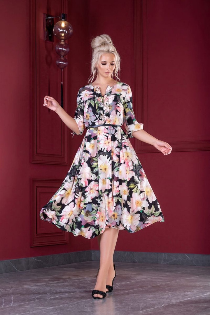 Платья с крупными цветами всегда притягивают взгляд. Красивая новинка от Dilana VIP - тому доказательство! Платья с крупными цветами всегда притягивают взгляд. Красивая новинка от Dilana VIP - тому доказательство!