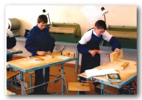 Трудовик-4. Экспресс к школе!Халаты, фартуки и аксессуары для уроков труда, технологии и химии. Необходимая вещь в школе! Трудовик-4. Экспресс к школе!Халаты, фартуки и аксессуары для уроков труда, технологии и химии. Необходимая вещь в школе!