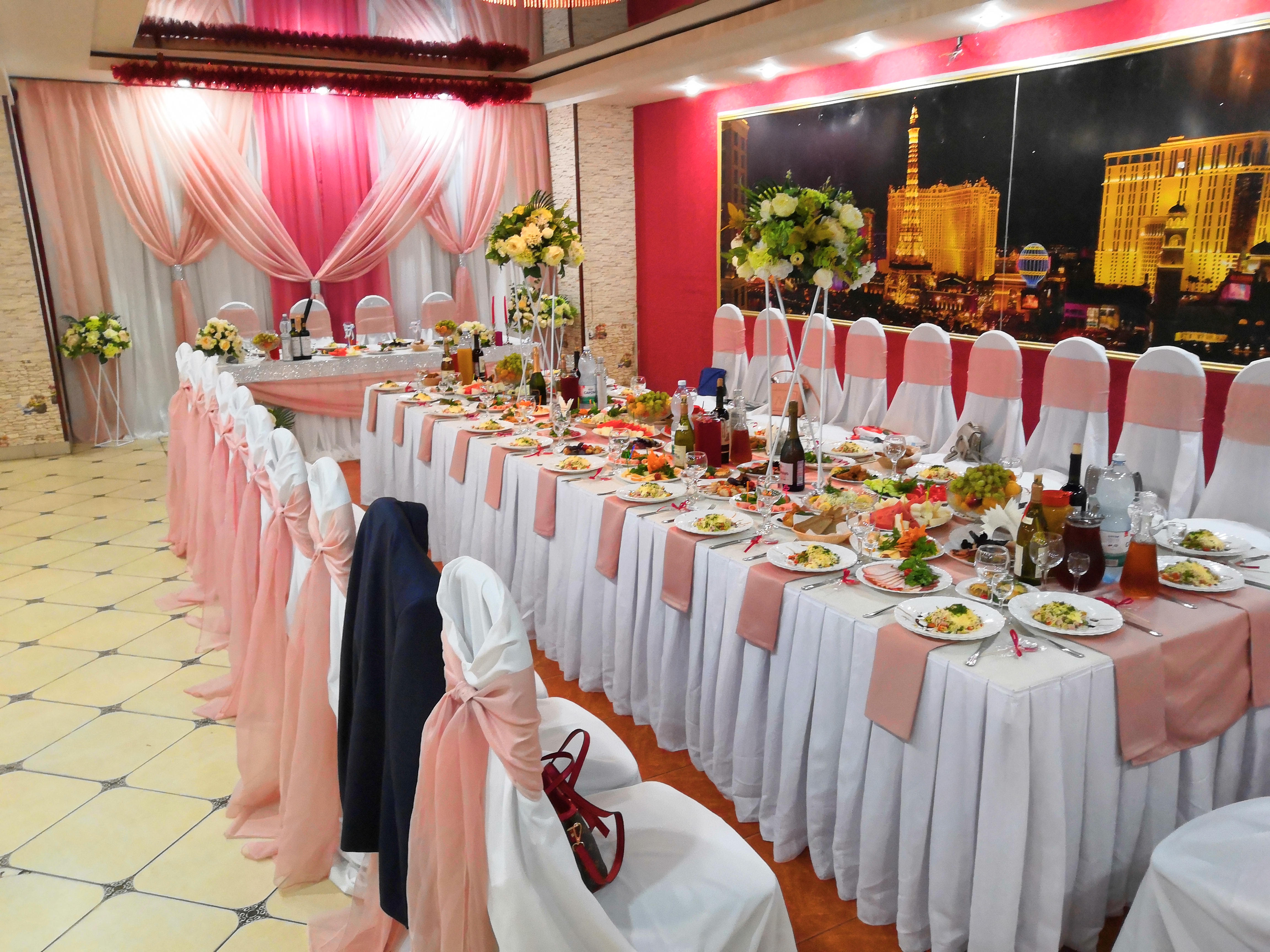 Шикарный свадебный банкет в каФе Лас-Вегас Шикарный свадебный банкет в каФе Лас-Вегас