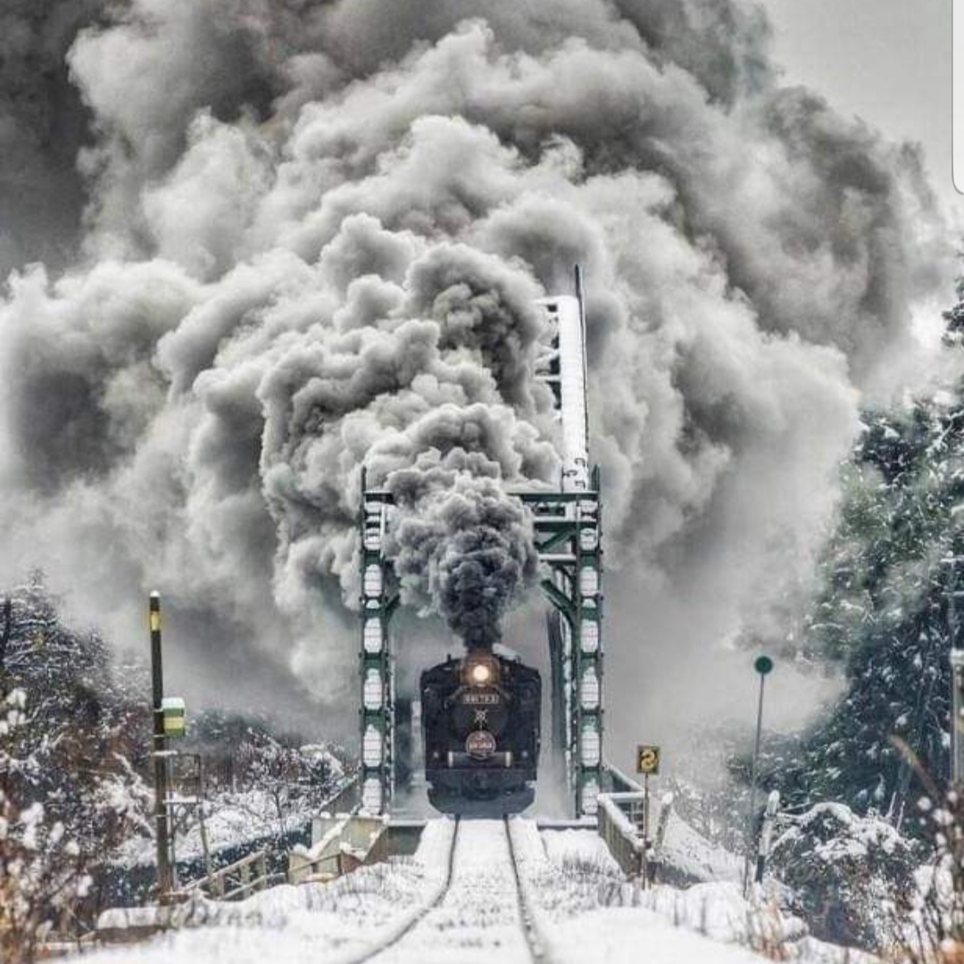 Чем больше человек имеет внутри себя, тем меньше он ждет от окружающих. Чем больше человек имеет внутри себя, тем меньше он ждет от окружающих.