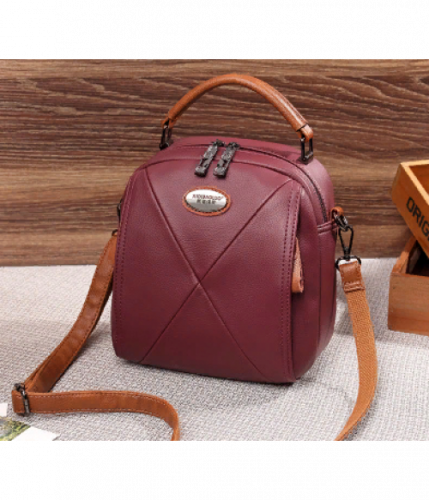 Сумка-рюкзак Оптовая цена: 1730 р Материал: кожа Сумка-рюкзак Оптовая цена: 1730 р Материал: кожа