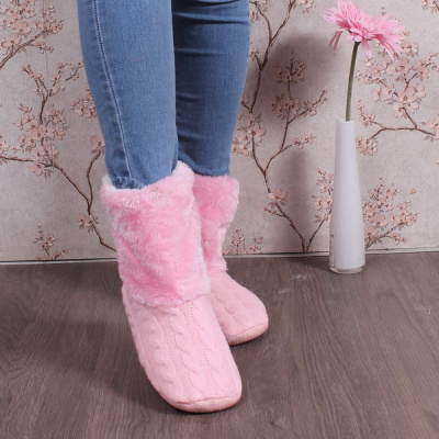 УЮТНЫЕ Теплые тапочки Оптовая цена: 340 р УЮТНЫЕ Теплые тапочки Оптовая цена: 340 р