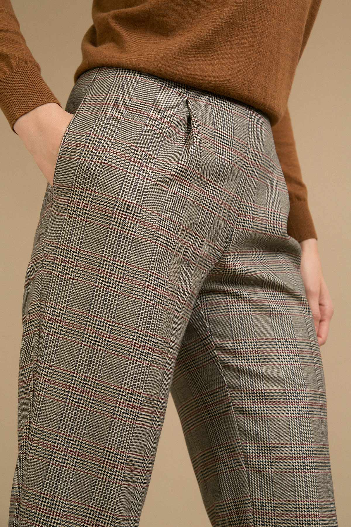 РАСПРОДАЖА! Коричневые укороченные брюки в клетку за 1390 рублей (вместо: 2290 руб., цена в рознице 6490!) Размеры: 42-56 РАСПРОДАЖА! Коричневые укороченные брюки в клетку за 1390 рублей (вместо: 2290 руб., цена в рознице 6490!) Размеры: 42-56