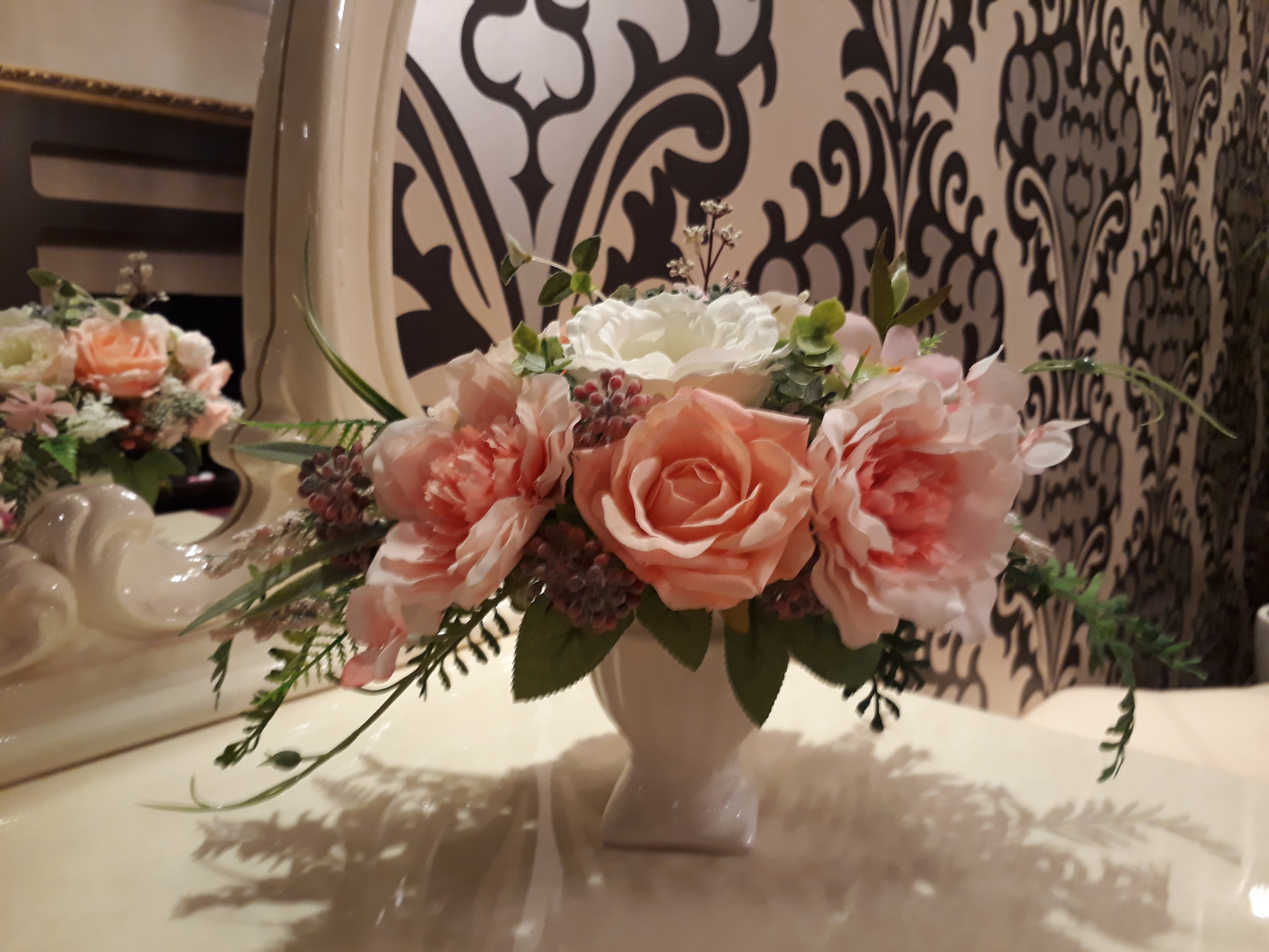 Небольшая композиция в керамическом кашпо Небольшая композиция в керамическом кашпо