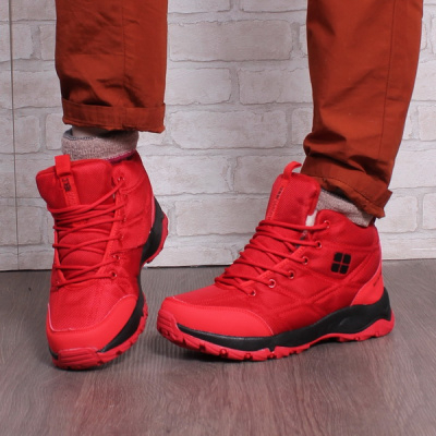 Зимние кроссовки 36-41 Оптовая цена: 1380 р Зимние кроссовки 36-41 Оптовая цена: 1380 р