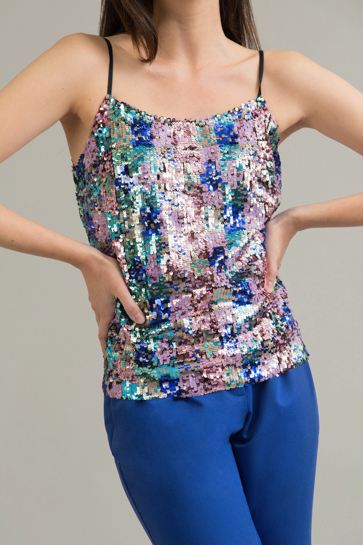 Финальная распродажа! Открытый топ с пайетками за 990 рублей! (вместо: 1790 руб., цена в рознице 5090!) Размеры: 46-50 Финальная распродажа! Открытый топ с пайетками за 990 рублей! (вместо: 1790 руб., цена в рознице 5090!) Размеры: 46-50