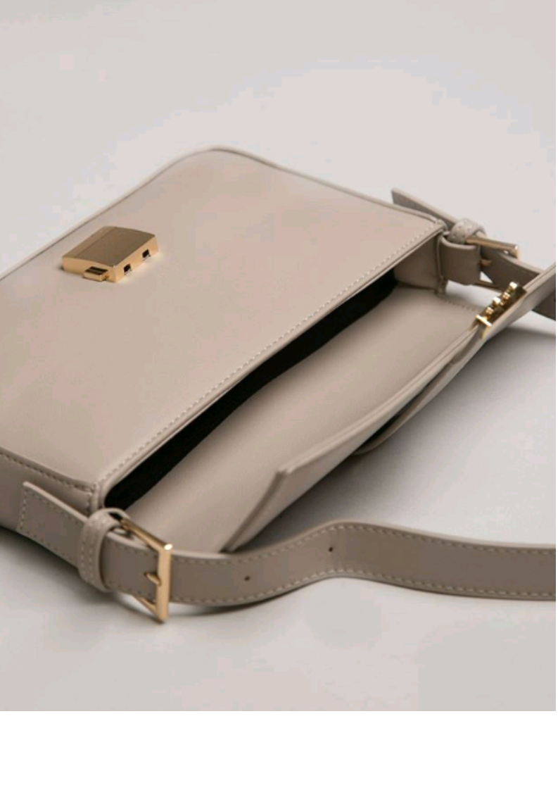 Клатч-минодьер подойдет и для деловых бумаг и для дорогих сердцу женских безделушек. Клатч-минодьер подойдет и для деловых бумаг и для дорогих сердцу женских безделушек.