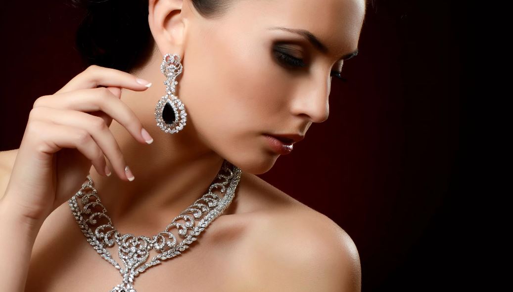 Элитная бижутерия отличного качества, необыкновенной красоты! Самые модные, стильные аксессуары: колье,подвески,серьги, кольца, браслеты, броши, заколки для волос. Элитная бижутерия отличного качества, необыкновенной красоты! Самые модные, стильные аксессуары: колье,подвески,серьги, кольца, браслеты, броши, заколки для волос.