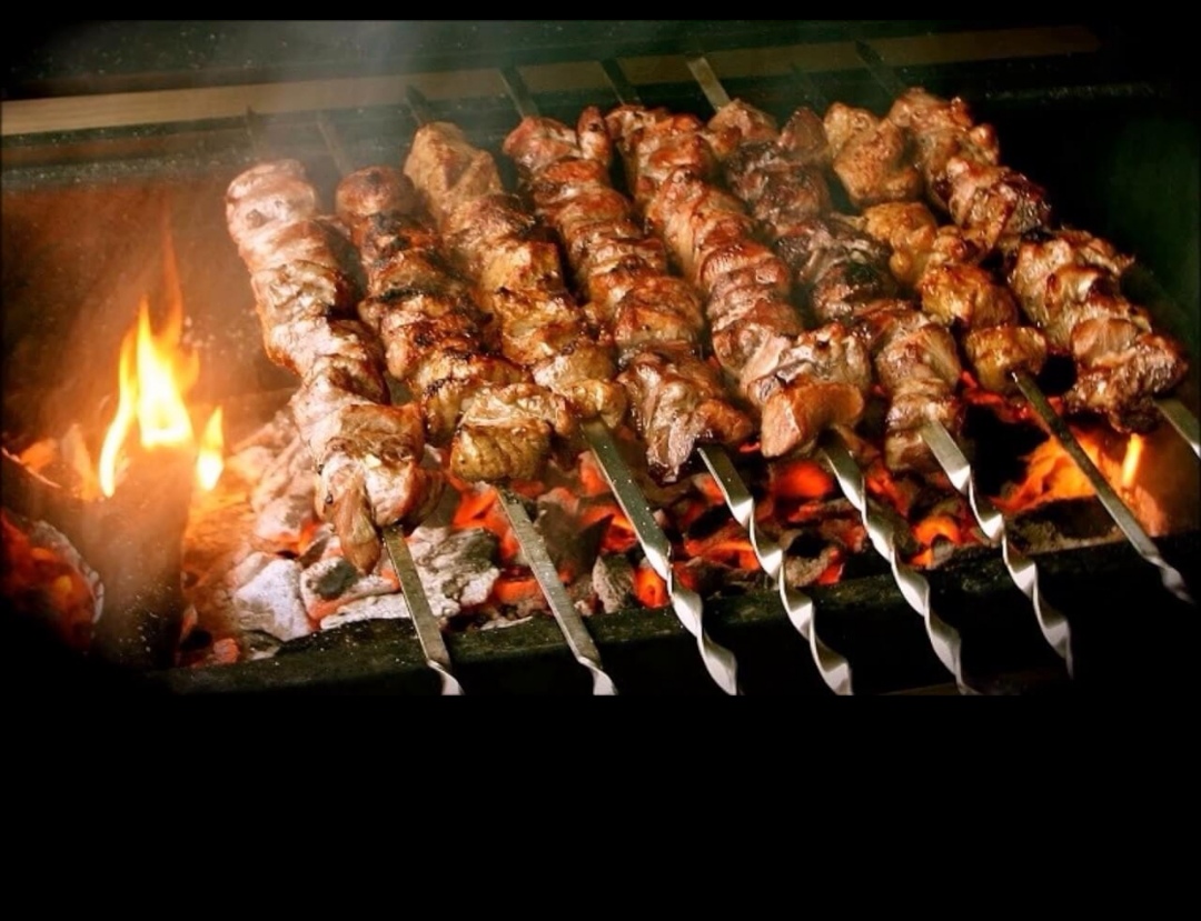 Готовим шашлык с душой, поэтому он такой вкусный! Берём качественные угли, свежайшее мясо и случается волшебство, благодаря нашим хо рошим поварам! 8-929-053-44-35 ? 8-920-056-86-86 .Осуществляе Готовим шашлык с душой, поэтому он такой вкусный! Берём качественные угли, свежайшее мясо и случается волшебство, благодаря нашим хо рошим поварам! 8-929-053-44-35 ? 8-920-056-86-86 .Осуществляе
