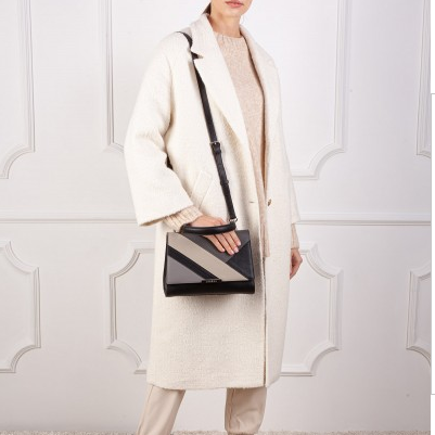 Сумка в очень модной технике color blocking. Идеально сочетается с нейтральной одеждой, выступая звонким акцентом в образе. Всесезонная, офисная сумка с дополнительным съемным ремнем на карабинах. Сумка в очень модной технике color blocking. Идеально сочетается с нейтральной одеждой, выступая звонким акцентом в образе. Всесезонная, офисная сумка с дополнительным съемным ремнем на карабинах.