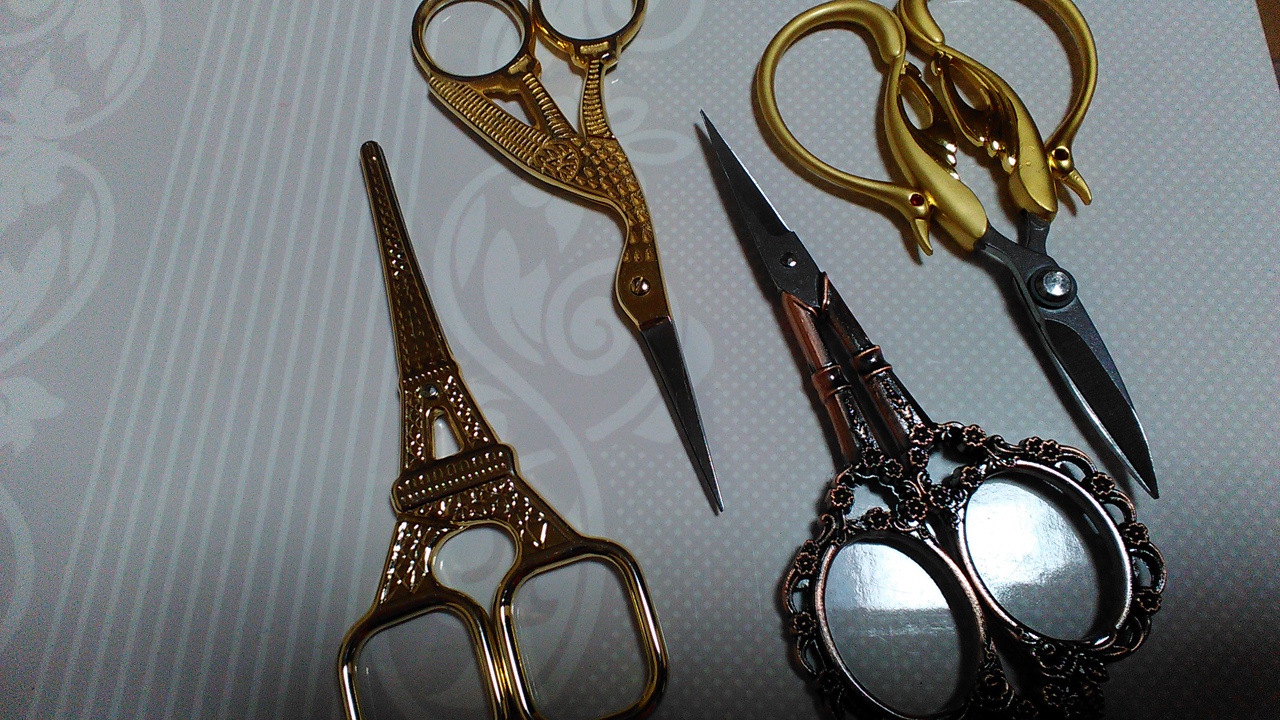 Ножницы для вышивания - один из главных инструментов, необходимых рукодельнице для работы. Огромный выбор ножниц для вышивания, а так же других аксессуаров для вышивания!!!! Ножницы для вышивания - один из главных инструментов, необходимых рукодельнице для работы. Огромный выбор ножниц для вышивания, а так же других аксессуаров для вышивания!!!!