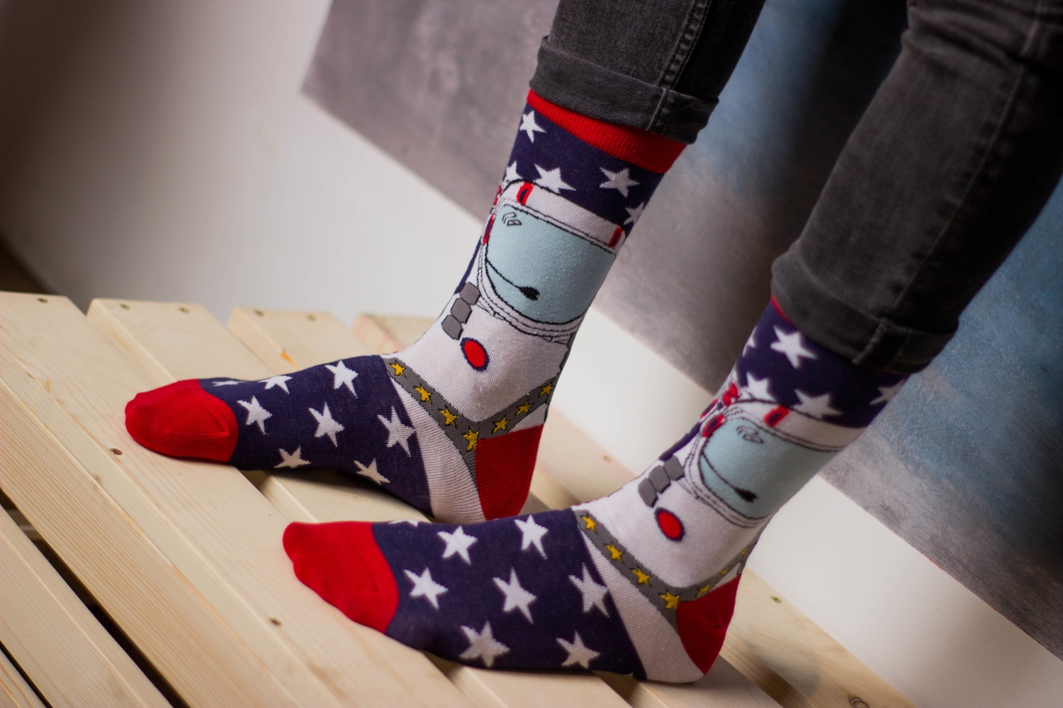 Подарки к 14 и 23 февраля. Яркие цветные носки Подарки к 14 и 23 февраля. Яркие цветные носки