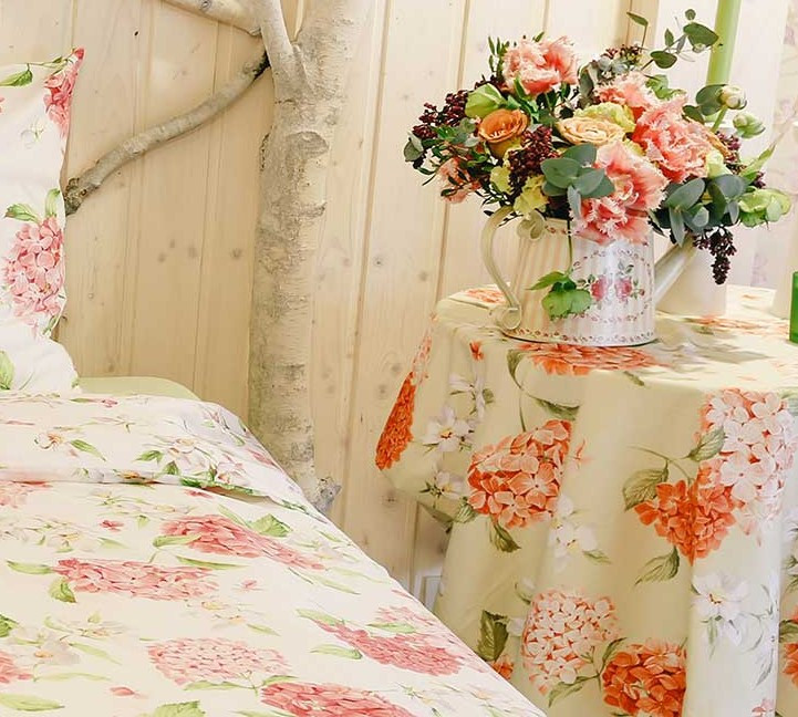 А какие цветы расцветут у вас в душе вместе с первыми лучами уже почти весеннего солнышка? :) Розы, гортензии, сирень, жасмин? У нас есть ткани для любого настроения! А какие цветы расцветут у вас в душе вместе с первыми лучами уже почти весеннего солнышка? :) Розы, гортензии, сирень, жасмин? У нас есть ткани для любого настроения!