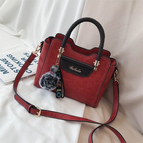 Сумки с великолепным дизайном и превосходным качеством. Так же есть сумки и ремни для мужчин, рюкзаки для детей. Сумки с великолепным дизайном и превосходным качеством. Так же есть сумки и ремни для мужчин, рюкзаки для детей.