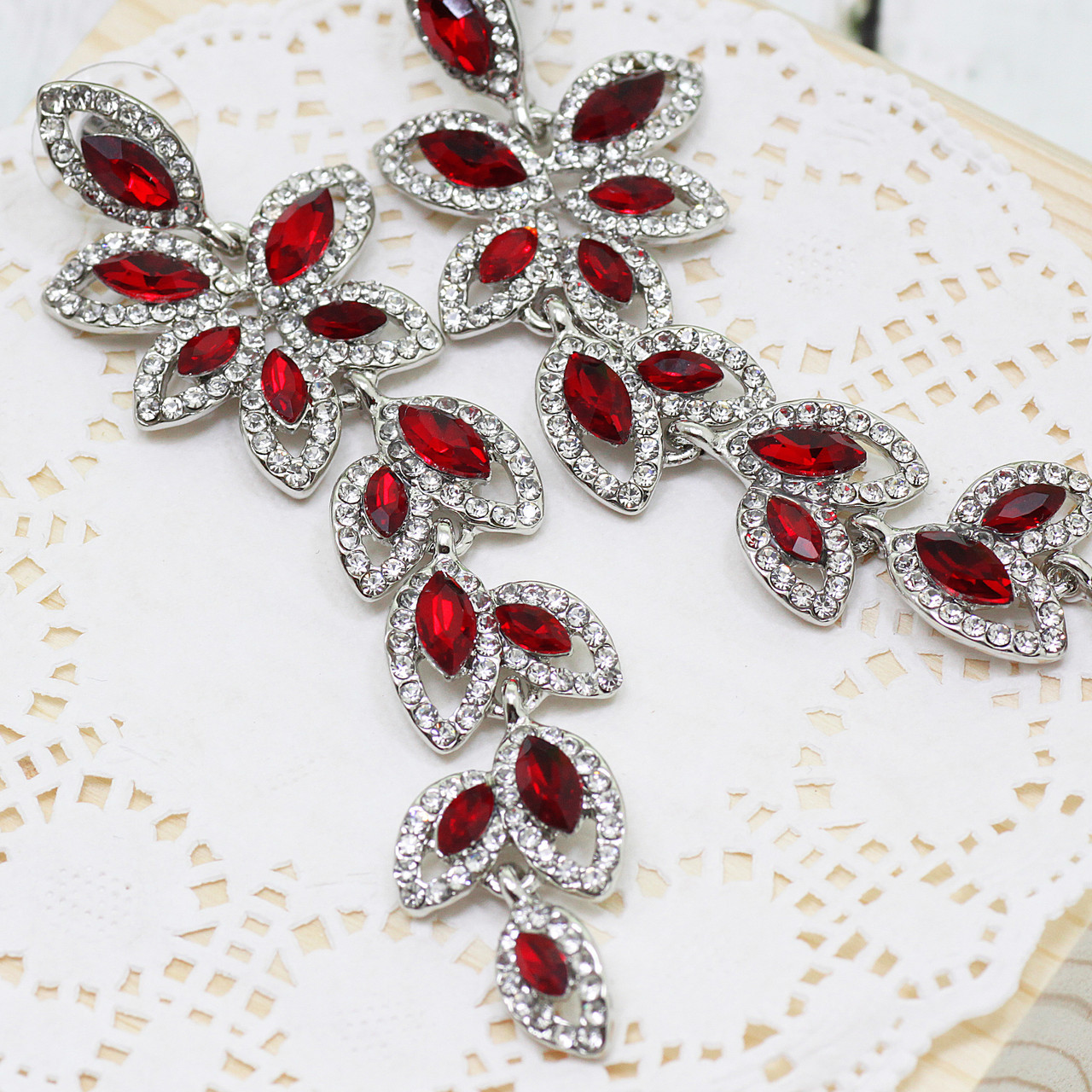 VelVett - всё, чтоб свести кавалера с ума! Элитная бижутерия по минимальным ценам - серьги, кольца, браслеты, цепочки, колье, броши. Цирконы, Керамика, Swarovski VelVett - всё, чтоб свести кавалера с ума! Элитная бижутерия по минимальным ценам - серьги, кольца, браслеты, цепочки, колье, броши. Цирконы, Керамика, Swarovski