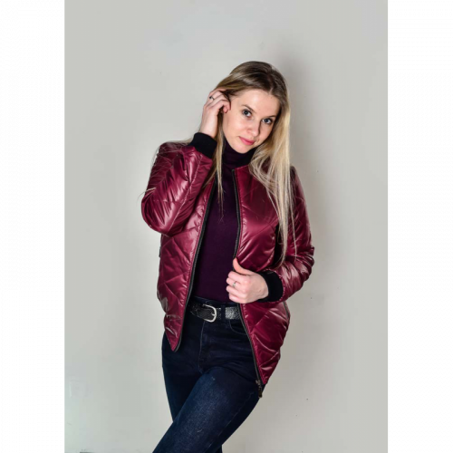 Утепленный женский бомбер, цвет- бордо Базовая цена: 2190 р Утепленный женский бомбер, цвет- бордо Базовая цена: 2190 р