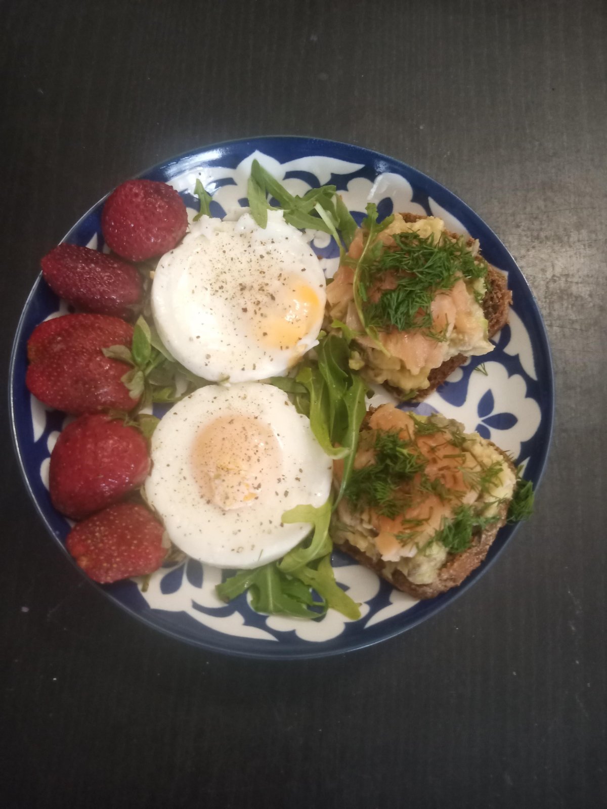 Поделюсь с вами! Вот так сегодня выглядел завтрак в нашей семье) А вы любите красивые тарелочки? Поделюсь с вами! Вот так сегодня выглядел завтрак в нашей семье) А вы любите красивые тарелочки?