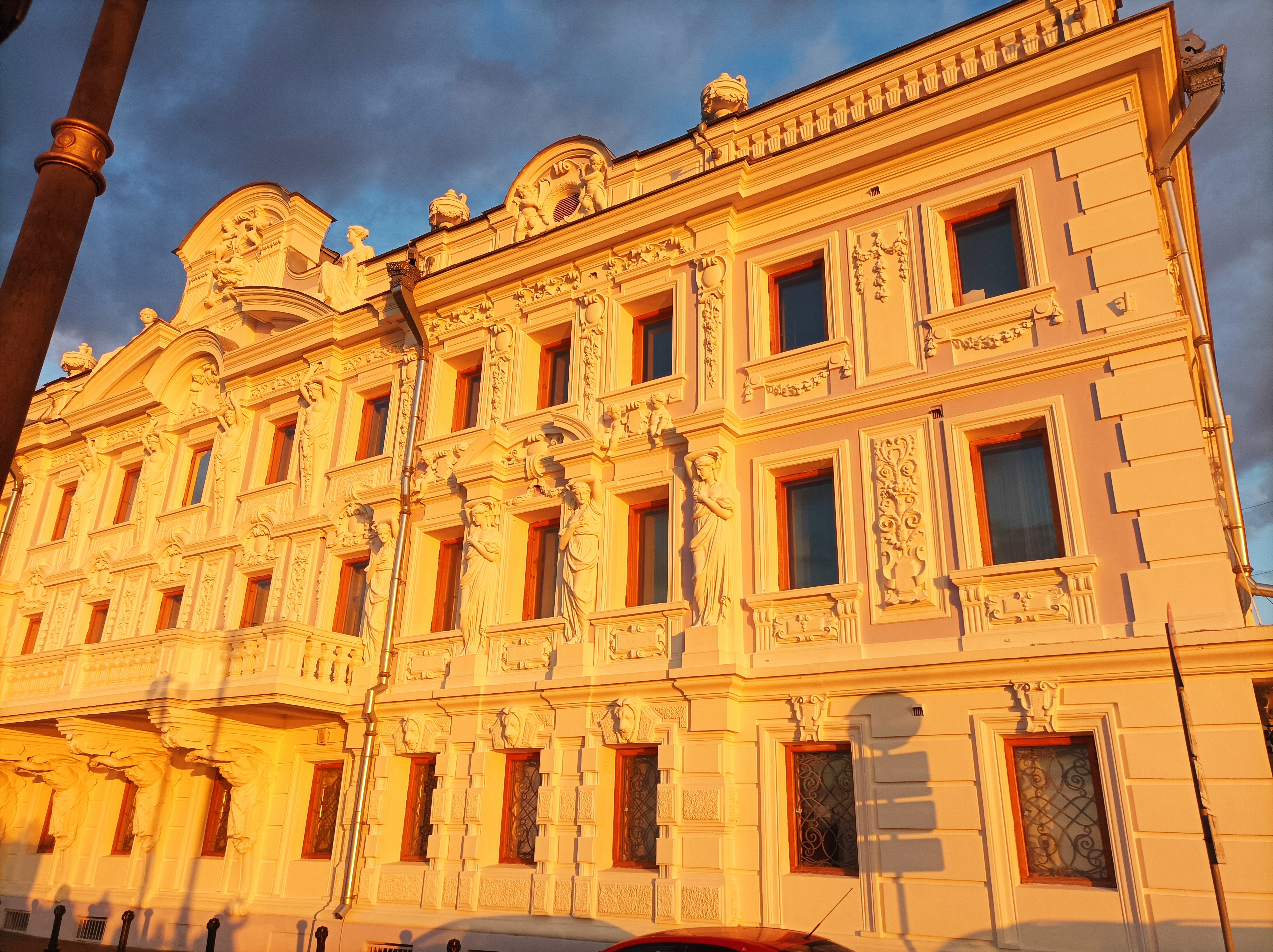 На этот раз, во время прогулки по Верхне-Волжской набережной, от ЖК Георгиевский до Политеха, а затем по улице Семашко до площади Свободы, в рамках экскурсии "НОЧНОЙ МИСТИЧЕСКИЙ НИЖНИЙ", Лена Митягина рассказала про городские легенды, духи музее На этот раз, во время прогулки по Верхне-Волжской набережной, от ЖК Георгиевский до Политеха, а затем по улице Семашко до площади Свободы, в рамках экскурсии "НОЧНОЙ МИСТИЧЕСКИЙ НИЖНИЙ", Лена Митягина рассказала про городские легенды, духи музее