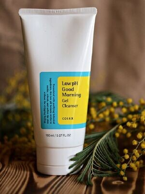 Гель для утреннего умывания Low PH Good Morning Gel Cleanser 150ml COSRX!!! Идеальный вариант для очищения кожи лица утром: превосходно удаляет излишки кожного себума и омертвевшие клетки, даря ощущение чистоты, увлажненности и комфорта на весь день. Гель для утреннего умывания Low PH Good Morning Gel Cleanser 150ml COSRX!!! Идеальный вариант для очищения кожи лица утром: превосходно удаляет излишки кожного себума и омертвевшие клетки, даря ощущение чистоты, увлажненности и комфорта на весь день.