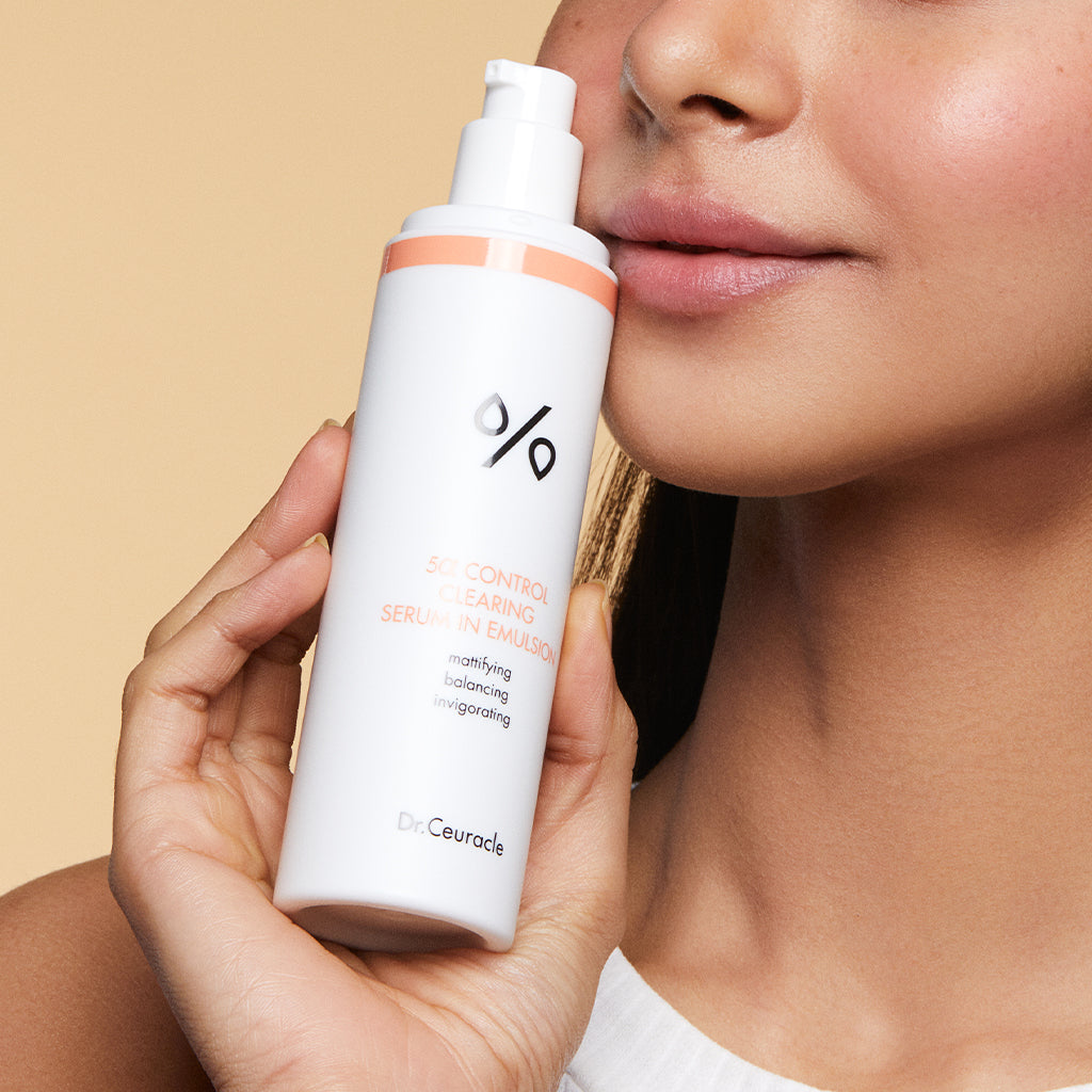 Сыворотка-эмульсия для сужения пор Dr.Ceuracle 5а Control Clearing Serum in Emulsion нормализует работу сальных желез, регулирует выработку себума, уменьшает жирный блеск и препятствует развитию воспалительных процессов. В м-не 3490Р, а для Вас 1049Р Сыворотка-эмульсия для сужения пор Dr.Ceuracle 5а Control Clearing Serum in Emulsion нормализует работу сальных желез, регулирует выработку себума, уменьшает жирный блеск и препятствует развитию воспалительных процессов. В м-не 3490Р, а для Вас 1049Р