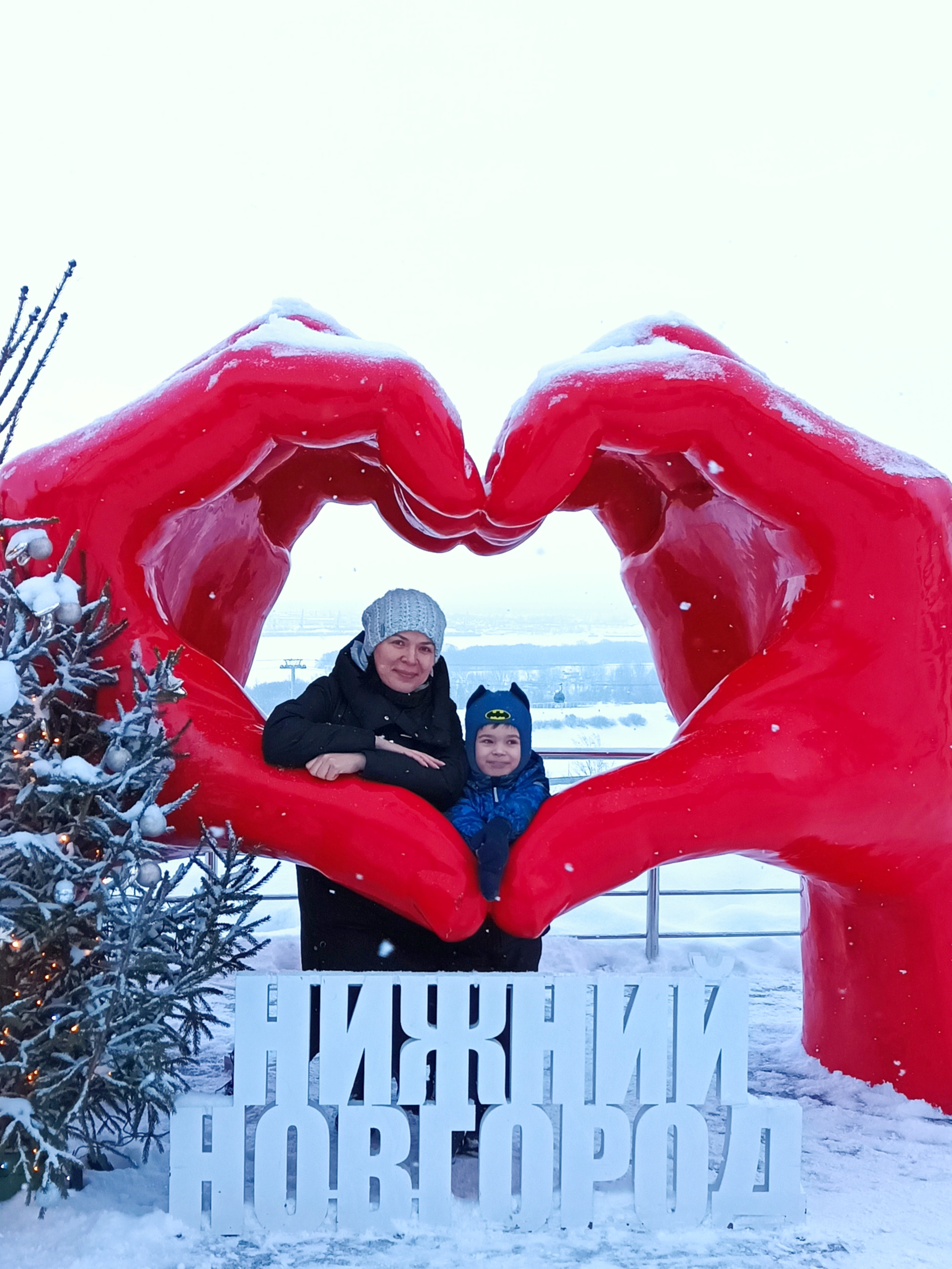 С Рождеством! 🎄🎄🎄 Первый раз на колесе обозрения! 🎡☕🍿 Фрагмент сказки в центре Нижнего Новгорода! 🐰⏰ #егорхрущев #немогулюблютрамвайкуплю #высота50метров #нижнийн С Рождеством! 🎄🎄🎄 Первый раз на колесе обозрения! 🎡☕🍿 Фрагмент сказки в центре Нижнего Новгорода! 🐰⏰ #егорхрущев #немогулюблютрамвайкуплю #высота50метров #нижнийн