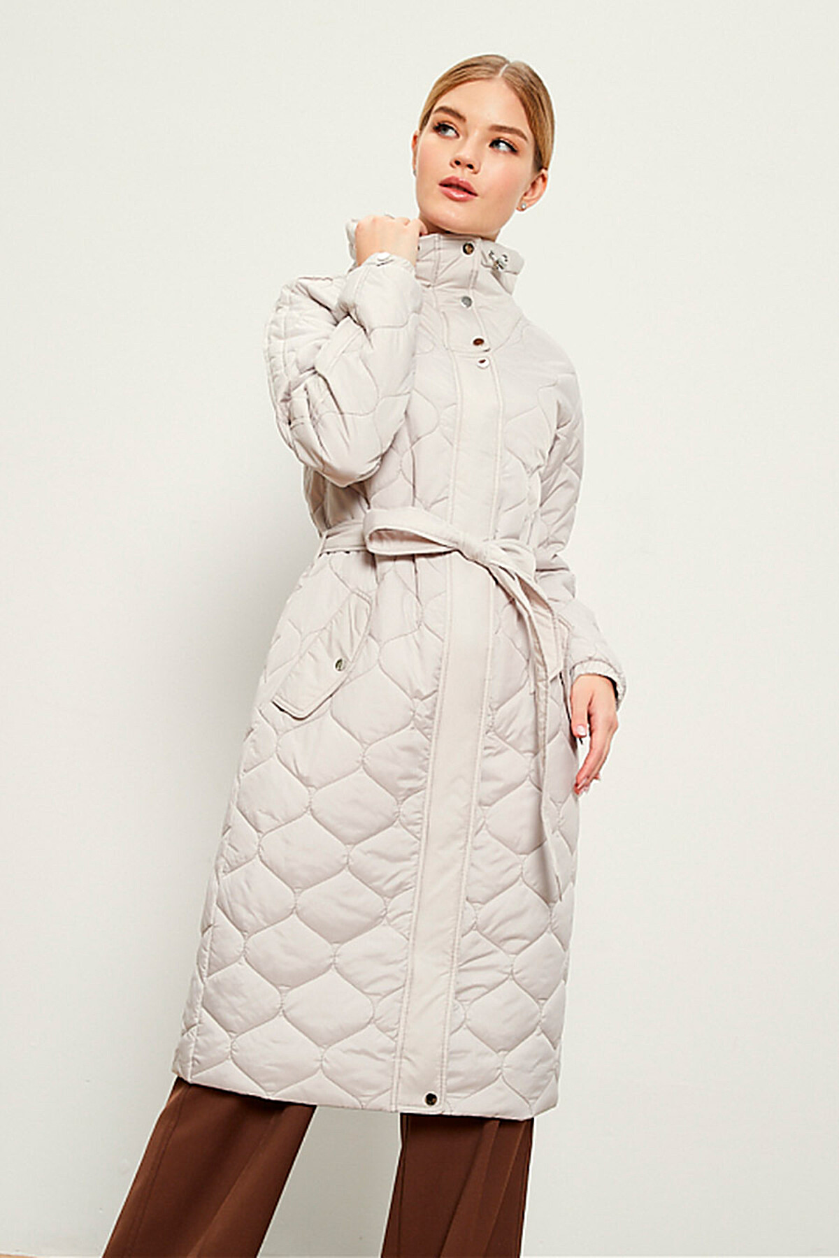 СКИДКА 40% цена 4193р (было 5990=) Стеганный плащ 31653 прямого силуэта с поясом под завязку. 5 расцветок! СКИДКА 40% цена 4193р (было 5990=) Стеганный плащ 31653 прямого силуэта с поясом под завязку. 5 расцветок!