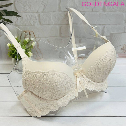 ВЕЛИКОЛЕПНЫЙ БЮСТГАЛЬТЕР!!!Сверху ажурное кружево,снизу чашечки очень тоненький поролон.Смотрится просто бесподобно и очень хорошо держит грудь ВЕЛИКОЛЕПНЫЙ БЮСТГАЛЬТЕР!!!Сверху ажурное кружево,снизу чашечки очень тоненький поролон.Смотрится просто бесподобно и очень хорошо держит грудь