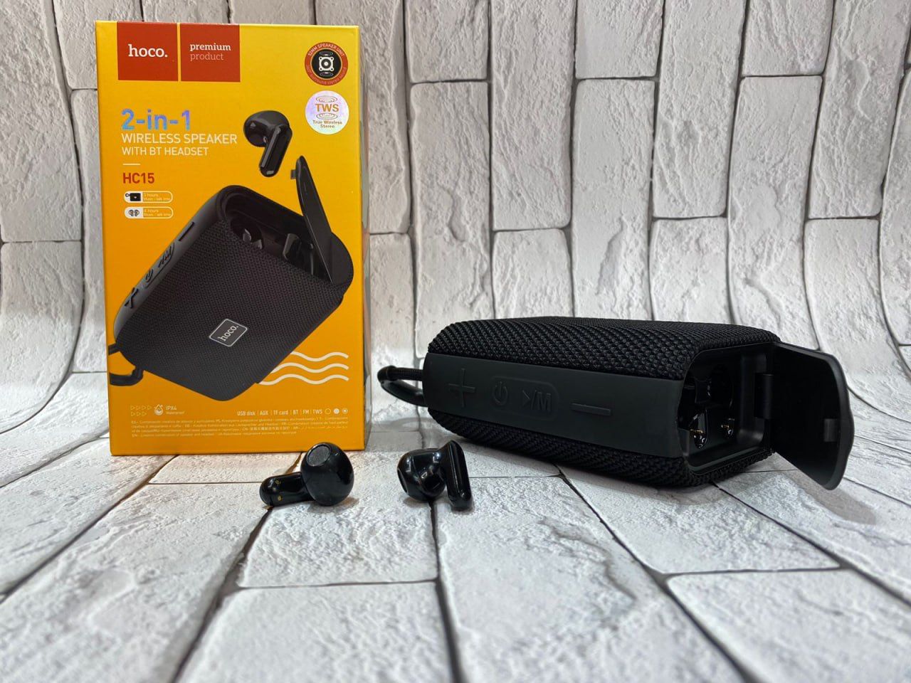 Портативная акустика Hoco HC15 Poise 2-in-1. Революционная колонка от компании Hoco. Порадует Вас не только прекрасным звуком любимых песен, но так же удивит входящими в комплект беспроводными наушниками. Режимы работы BT, FM, TF, USB, AUX, TWS Портативная акустика Hoco HC15 Poise 2-in-1. Революционная колонка от компании Hoco. Порадует Вас не только прекрасным звуком любимых песен, но так же удивит входящими в комплект беспроводными наушниками. Режимы работы BT, FM, TF, USB, AUX, TWS