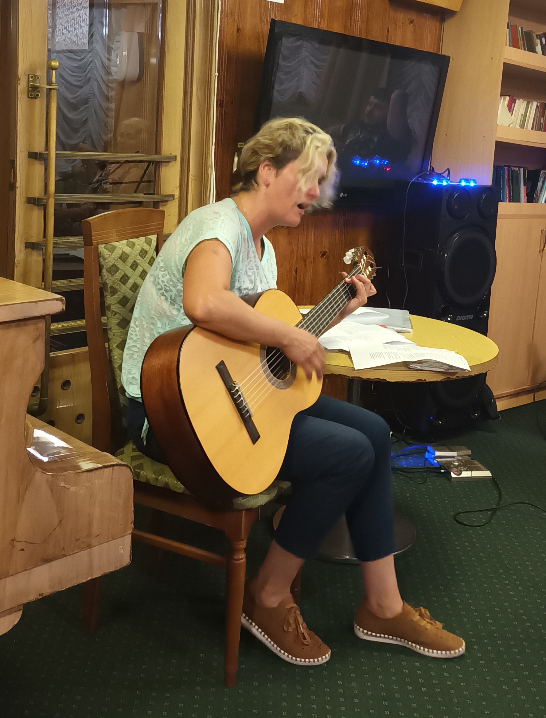 РЕКОМЕНДУЮ! Отличный музыкант, поэт и исполнитель. Номера для юбилеев, корпоративов и любых праздников. Репетуар обговаривается с заказчиком зараее. Все вопросы по телефону 89101332642 (Яна) РЕКОМЕНДУЮ! Отличный музыкант, поэт и исполнитель. Номера для юбилеев, корпоративов и любых праздников. Репетуар обговаривается с заказчиком зараее. Все вопросы по телефону 89101332642 (Яна)