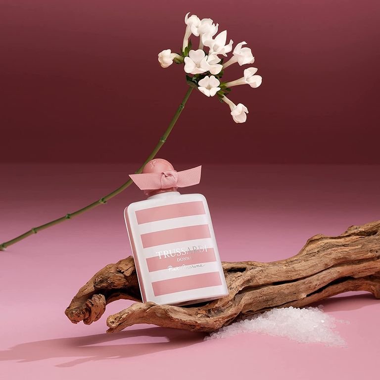 НОВИНКА! Trussardi Donna Pink Marina - он пленит женские сердца элегантным и обаятельным звучанием, которое искусно подчеркивает естественную привлекательность своей владелицы! НОВИНКА! Trussardi Donna Pink Marina - он пленит женские сердца элегантным и обаятельным звучанием, которое искусно подчеркивает естественную привлекательность своей владелицы!