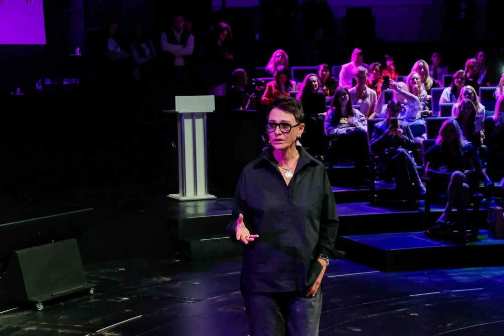 Участники SkolkovoWomenClub организовали второй бизнес-форум SKOLKOVO WOMEN’S FORUM 2023 в Москве Участники SkolkovoWomenClub организовали второй бизнес-форум SKOLKOVO WOMEN’S FORUM 2023 в Москве