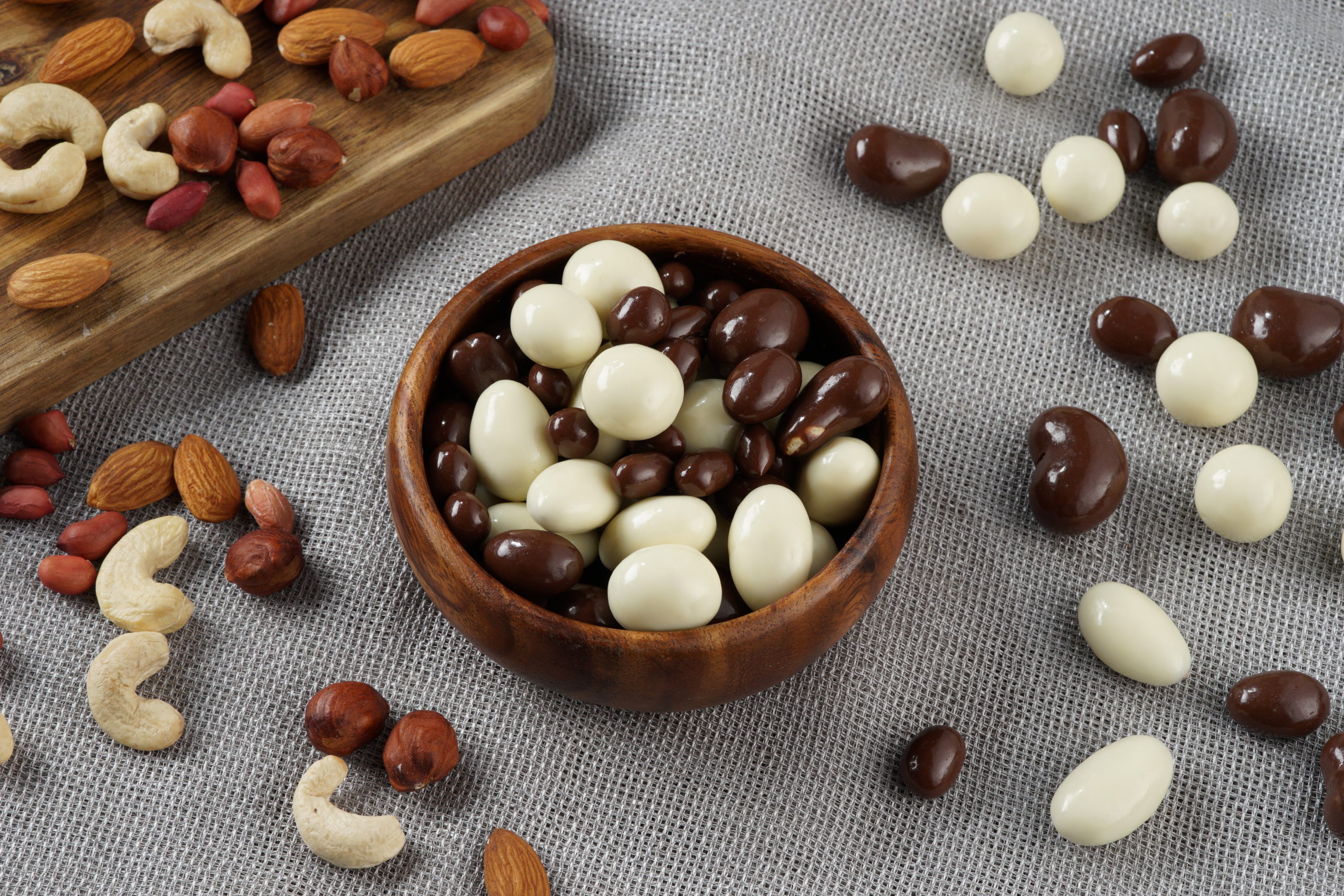 Самая вкусная распродажа! Орехи в шоколаде. Самая вкусная распродажа! Орехи в шоколаде.