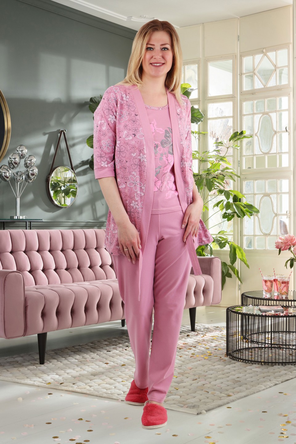 Обратите на него внимания! Обратите на него внимания!