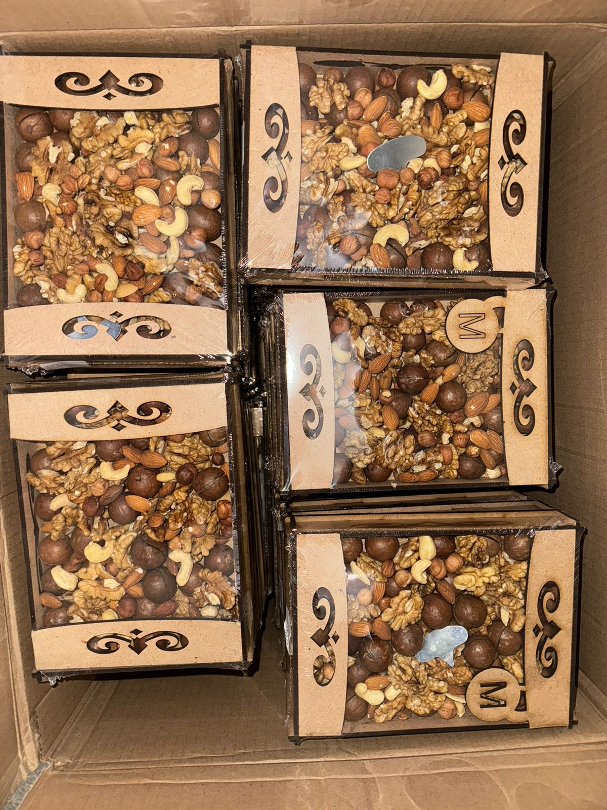 Классные наборчики орехов в деревянной коробочке Классные наборчики орехов в деревянной коробочке