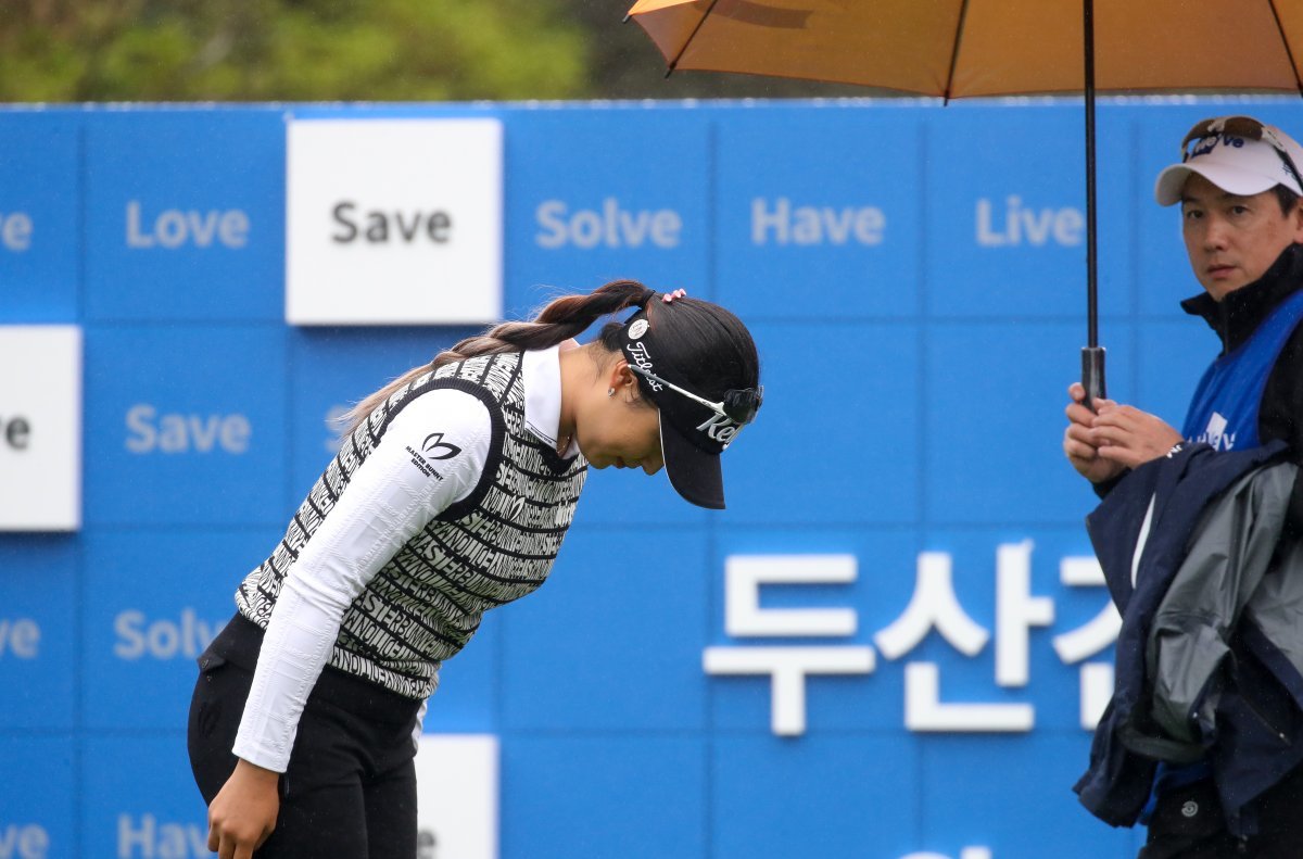 Yoon Ea returns after disciplinary action “I wanted to sincerely apologize to everyone.” Yoon Ea returns after disciplinary action “I wanted to sincerely apologize to everyone.”