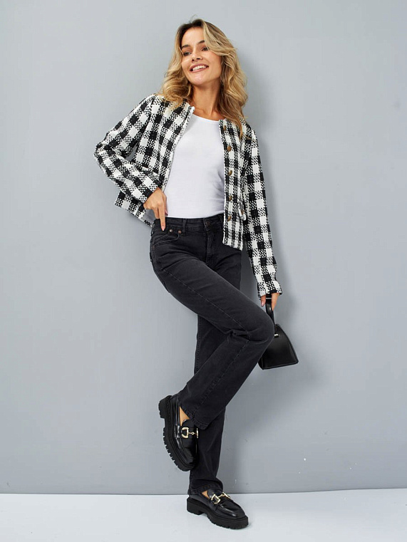 ХИТ! Женские классические джинсы 233512 с оригинальным дизайном часового кармана. Посадка Regular fit (полуоблегающие по бедру). Средняя высота талии спереди и высокая сзади. ХИТ! Женские классические джинсы 233512 с оригинальным дизайном часового кармана. Посадка Regular fit (полуоблегающие по бедру). Средняя высота талии спереди и высокая сзади.